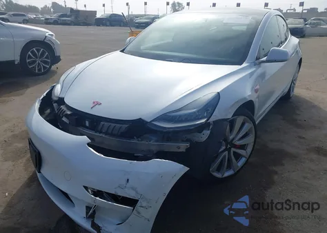 2019 Tesla Model 3 Long Range/Performance z USA, uszkodzony, nr VIN 5YJ3E1EB0KF422014